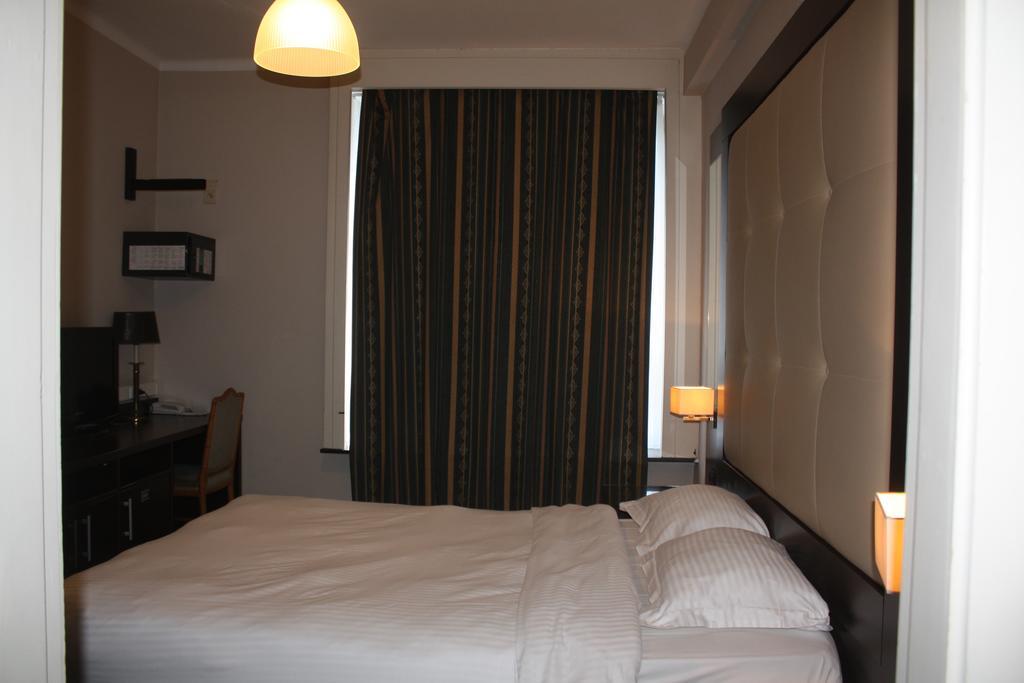 Hotel Plasky Schaerbeek Pokój zdjęcie