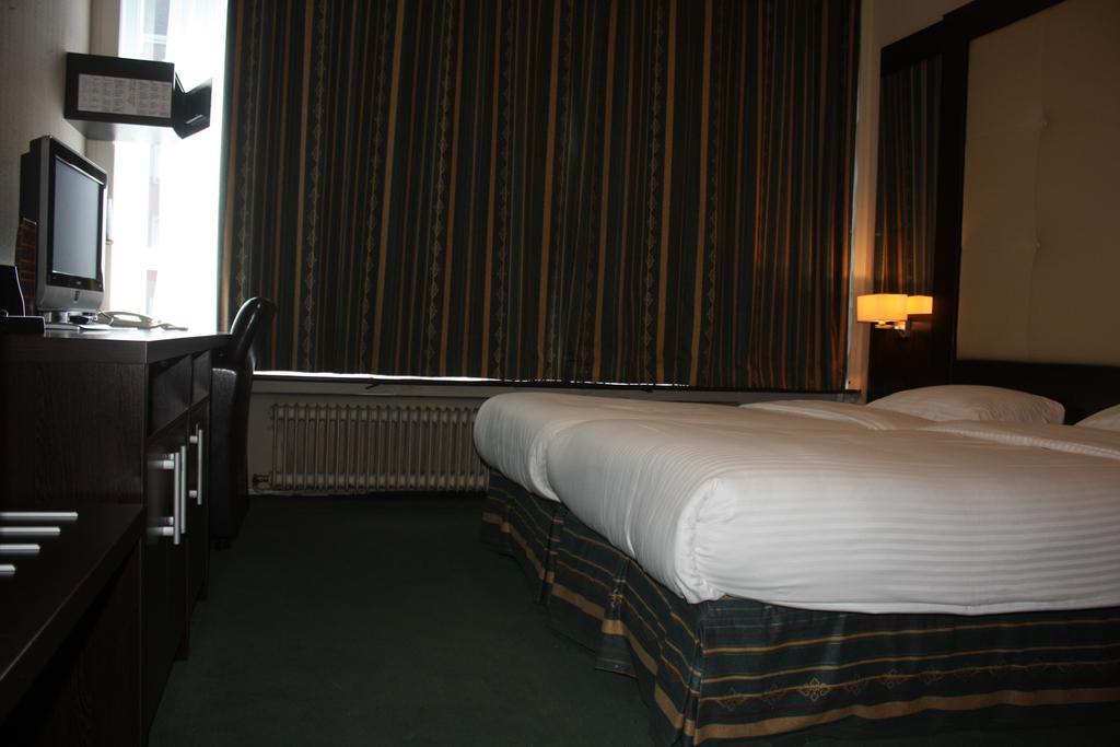 Hotel Plasky Schaerbeek Zewnętrze zdjęcie