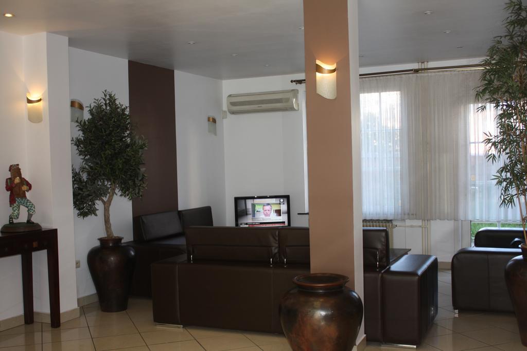 Hotel Plasky Schaerbeek Zewnętrze zdjęcie