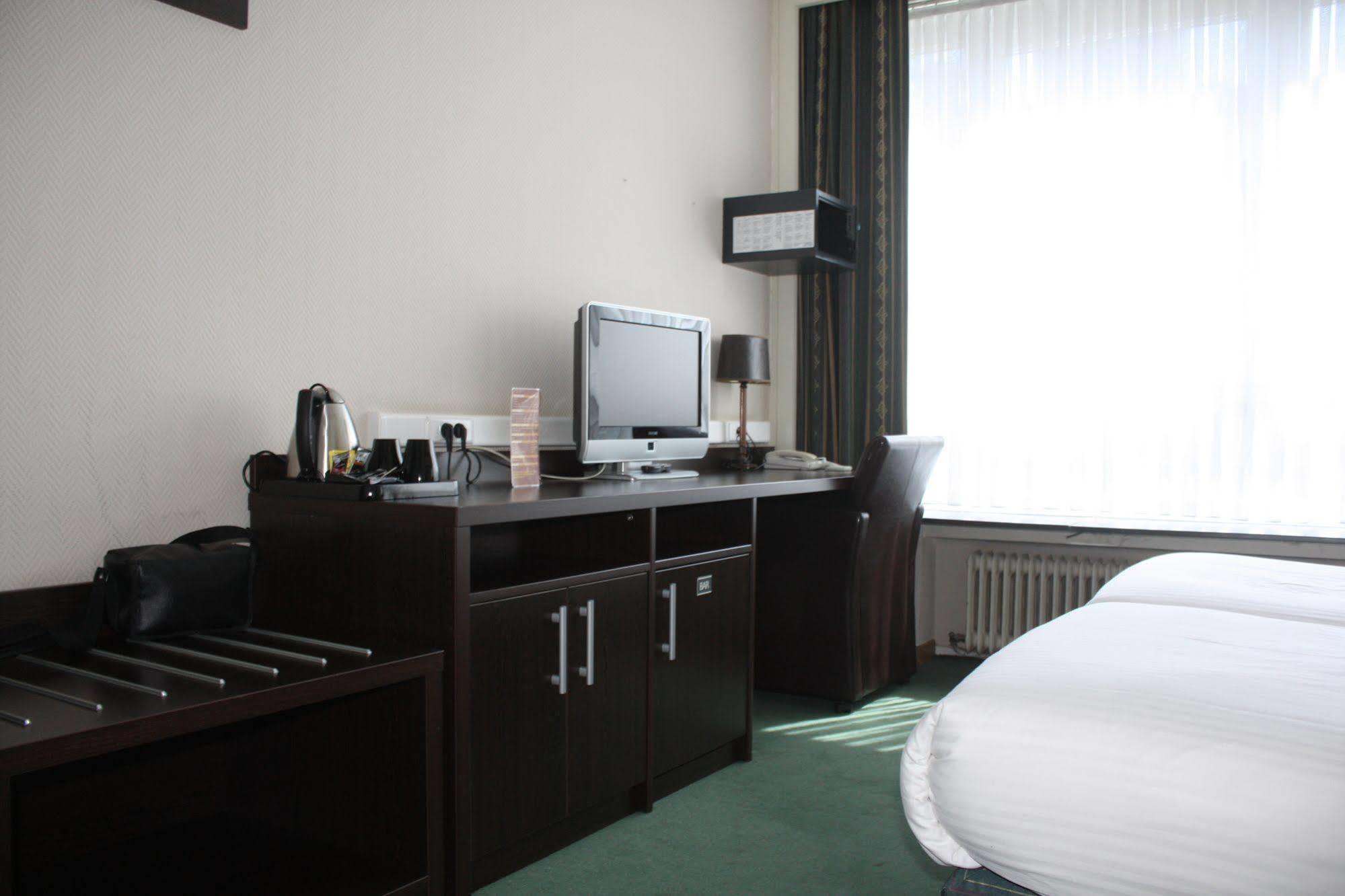 Hotel Plasky Schaerbeek Zewnętrze zdjęcie