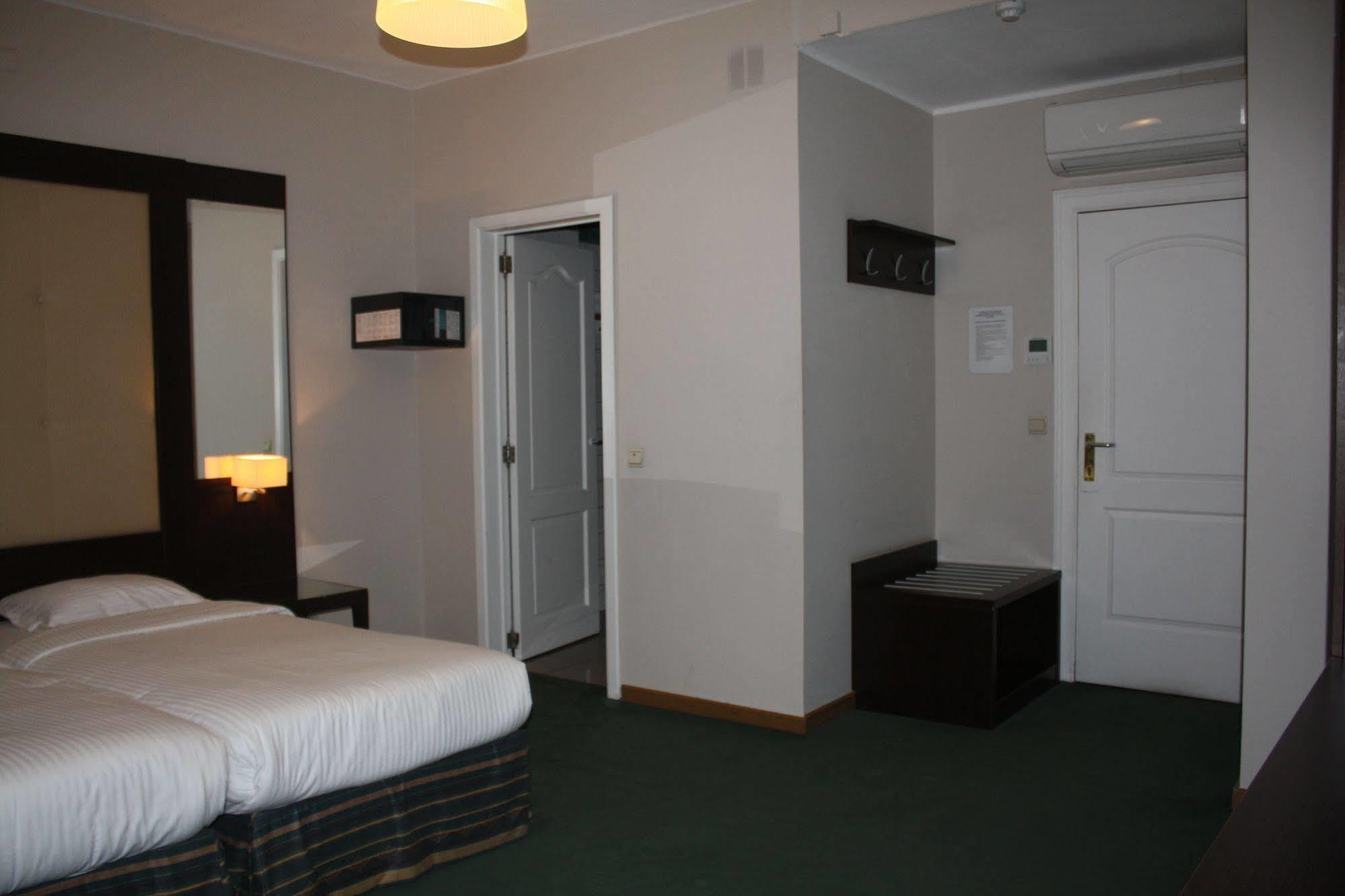 Hotel Plasky Schaerbeek Zewnętrze zdjęcie